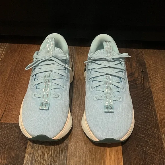 EUC Women’s Nike Motiva Walking Shoe Blue/White/Pink - Picture 6 of 11